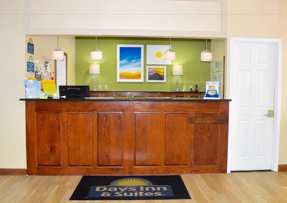 Days Inn & Suites By Wyndham Tucker/Northlake Экстерьер фото