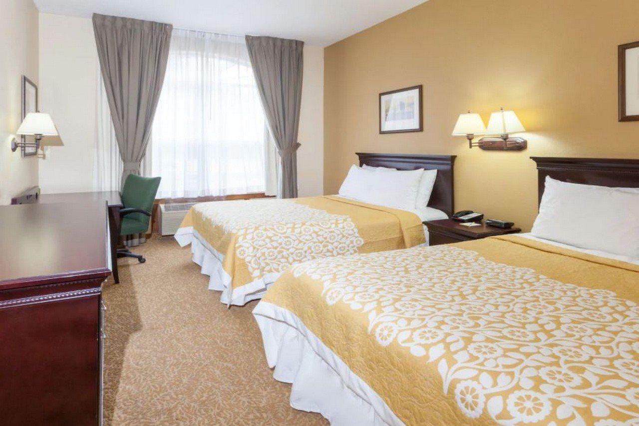 Days Inn & Suites By Wyndham Tucker/Northlake Экстерьер фото