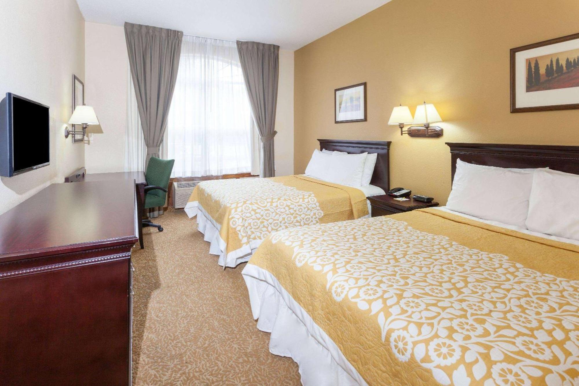 Days Inn & Suites By Wyndham Tucker/Northlake Экстерьер фото