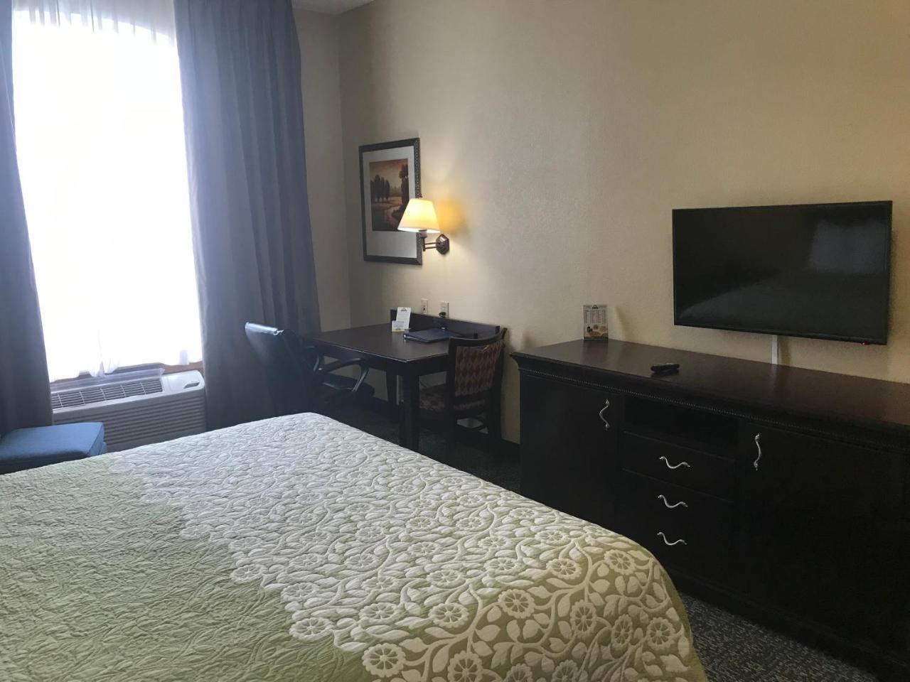 Days Inn & Suites By Wyndham Tucker/Northlake Экстерьер фото