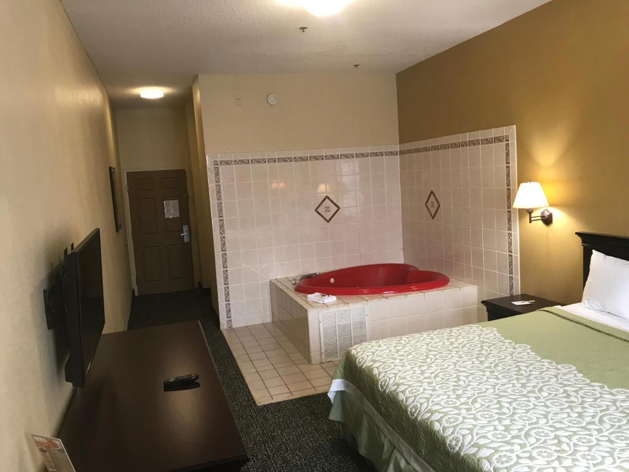 Days Inn & Suites By Wyndham Tucker/Northlake Экстерьер фото